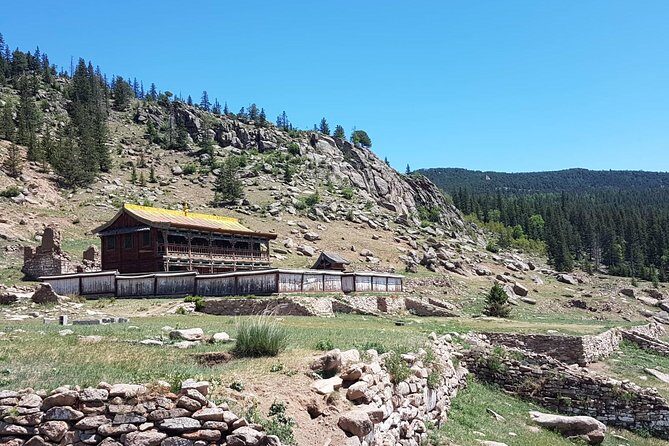 1 Day Manzushir Monastery & Hiking to Tsetsee Gun (Bogd Khan Summit) - Private feel without feeling locked in: up to four people