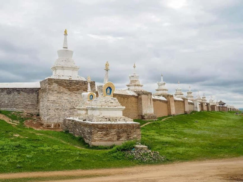 5 day Central Mongolia and Nomad stay tour - Terelj National Park Day: Turtle Rock and Aryabal Monastery in Real Walking Time