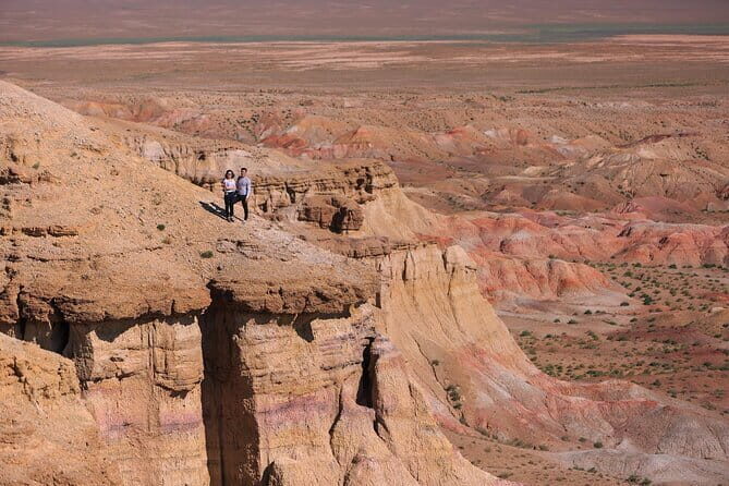 6 Days Gobi Desert Tour with complimentary airport pickup - Iggy and the Western-English Guide Approach
