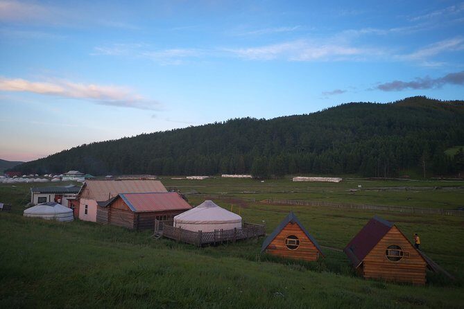 6 Days Tour: Central Mongolia - Day 2 at Orkhon Waterfall: basalt rocks and the story of deep time