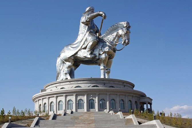 A day trip to Terelj National Park and Statue of Chinggis Khan - Lunch with a nomadic family: what to expect and what to ask