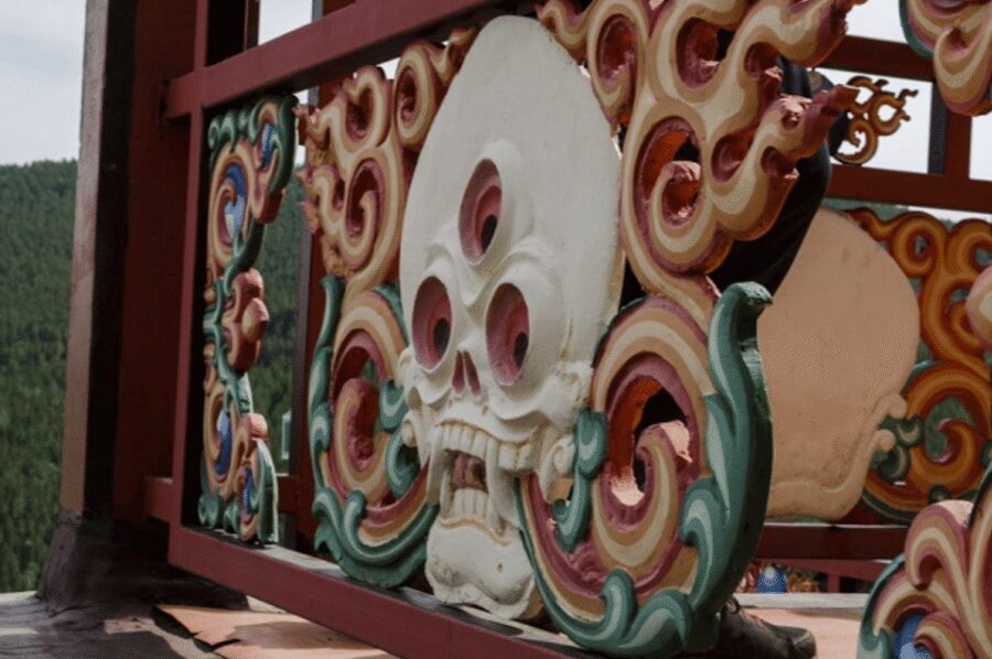 AGLAG BUTEEL MONASTERY: One Day Private Tour - The wow factor: Buddhist carvings, statues, and the pine-forest hike
