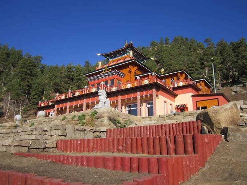 Day tour to Aglag creation monastery - Arriving at the temple: mountain-top calm and local weekend energy