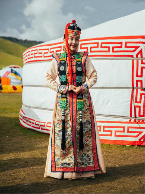 Day tour with Traditional clothes and photographer - Chinggis Khaan Statue: Big Monument, Clear Reason to Stop
