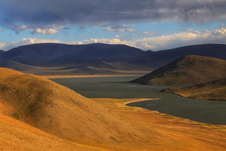 Discover / 8 day Great Gobi and Central Mongolia - Yol Valley (Eagle Valley): a trek through dramatic rock cuts