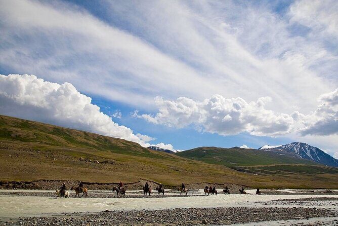 Mongolia Nomad Trek • On-Foot & Horseback ~ 15 Day - Alpine Forest to Grassland: Trekking Above the Tsagaan Rivers