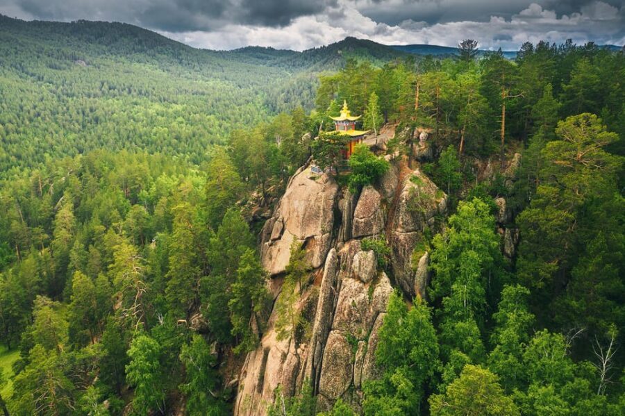 Sacred Landscapes: Exploring Aglag Buteel - Gardens and late-day mountain views: the photo time that feels earned
